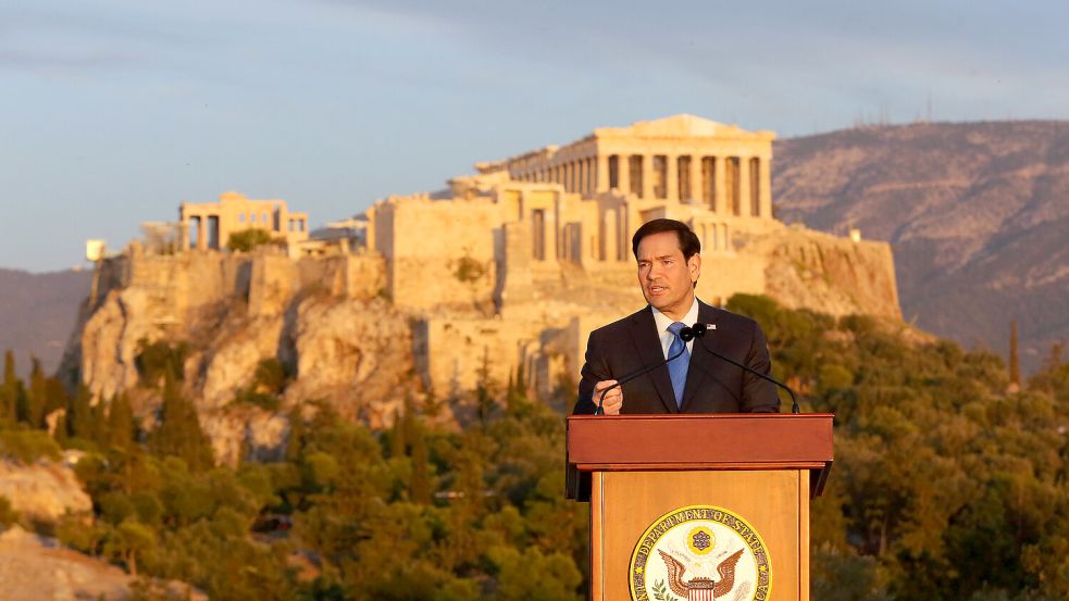Vor historischer Kulisse: US-Außenminister Marco Rubio beschwört die Antike, um den Westen vor „Knechtschaft und Verfall“ zu bewahren. Foto: IMAGO/One Inch Productions