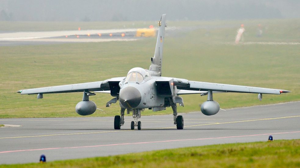 Die Nato beginnt am Dienstag in Italien ihre jährlichen Manöver zur Verteidigung des europäischen Bündnisgebiets mit Atomwaffen. (Symbolbild) Foto: Harald Tittel/dpa