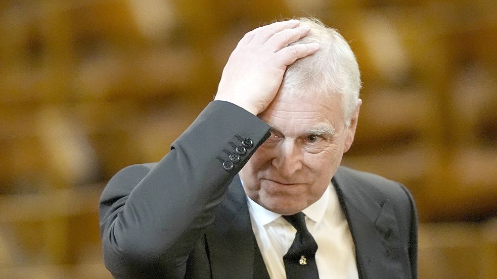 Prinz ist er nicht mehr, offizieller Repräsentant der königlichen Familie auch nicht mehr – dennoch hält Andrew die Royals weiterhin in Atem. Foto: Aaron Chown