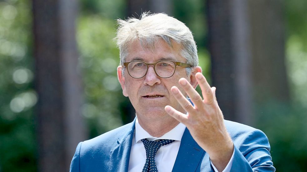 Kulturstaatsminister Weimer äußert scharfe Kritik an einem möglichen Bündnis der SPD mit der Linken in Berlin. (Archivbild) Foto: Georg Wendt/dpa