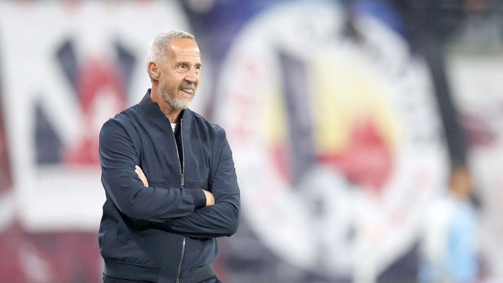 Eintracht-Trainer Adi Hütter muss die Gegentor-Flut in den Griff bekommen. Foto: Jan Woitas/dpa