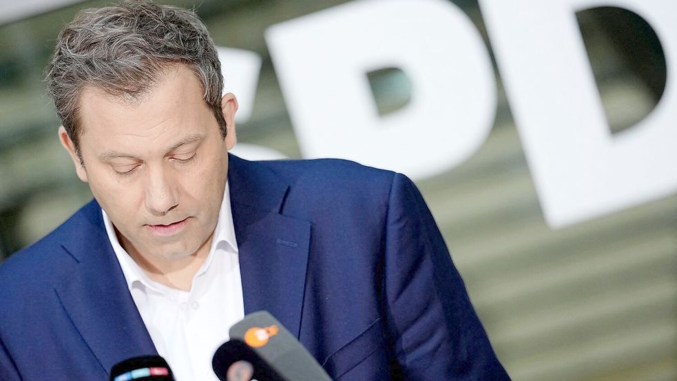 Klingbeil bedauert den Rücktritt der SPD-Co-Vorsitzenden.  Foto: Kay Nietfeld/dpa