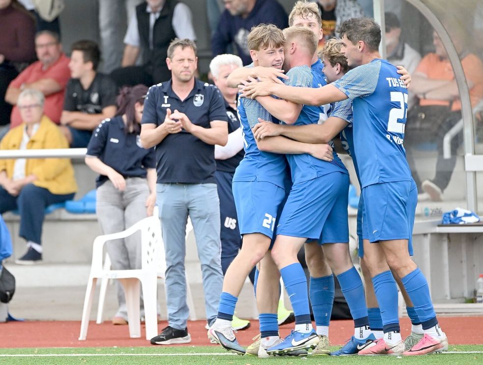 Der TuS Esens hatte in dieser Saison bereits reichlich Grund zum Jubeln. Gegen Aurich glückten gleich 13 Treffer in einem Spiel. Archivfoto: Jens Doden/Blomberg