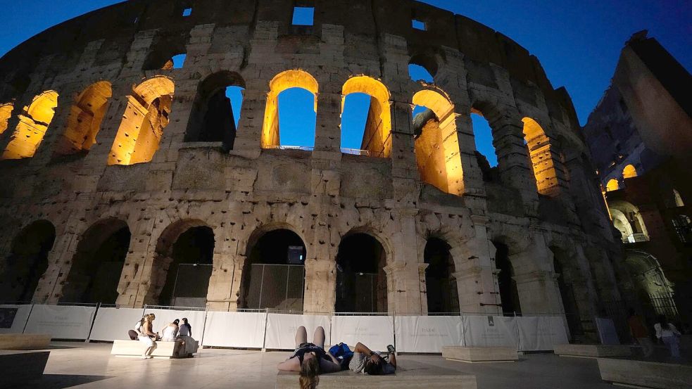 Von München aus geht es ab Sommer direkt mit dem italienischen Hochgeschwindigkeitszug Frecciarossa nach Rom. Ein Highlight der italienischen Hauptstadt: das Kolosseum. (Archivbild) Foto: Gregorio Borgia/AP/dpa