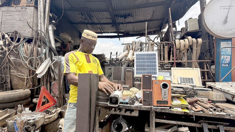 Ein Teil des Elektroschrotts gelangt trotz Exportverboten illegal nach Afrika, etwa als angeblich funktionsfähige Gebrauchtware. Foto: Christina Peters/dpa
