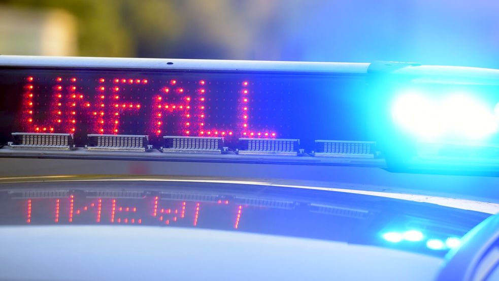 Der Lkw-Fahrer wurde bei dem Unfall nach Polizeiangaben nicht verletzt. (Symbolbild) Foto: Stefan Puchner/dpa