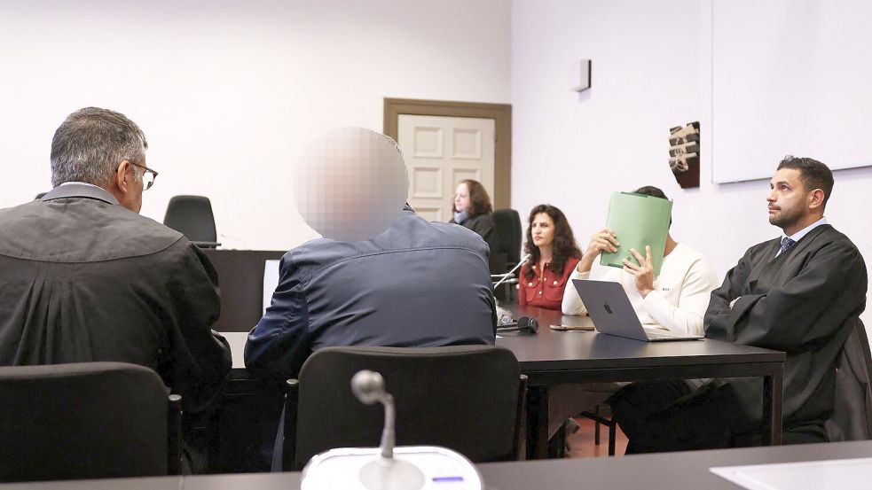 Das Hanseatische Oberlandesgericht hat die beiden Angeklagten zu achteinhalb beziehungsweise viereinhalb Jahre Haft verurteilt. Foto: Christian Charisius/dpa