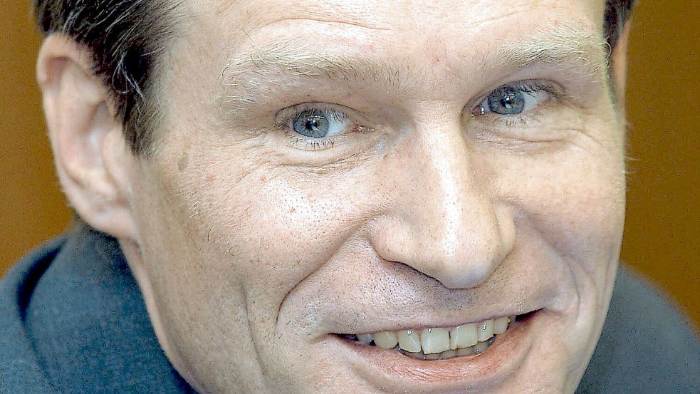 Armin Meiwes, bekannt als „Kannibale von Rotenburg“, tötete vor 25 Jahren einen Menschen. Mittlerweile kämpft er um seine Haftentlassung Foto: IMAGO/UWE ZUCCHI