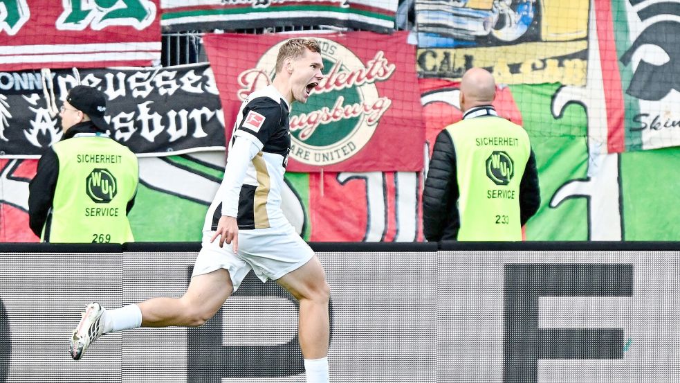 Torschütze Lasse Günther jubelt nach dem 2:0. Foto: Uwe Anspach/dpa