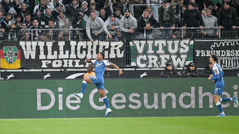 Bambasé Conté brachte die Gäste aus Hoffenheim in Führung.  Foto: Fabian Strauch/dpa