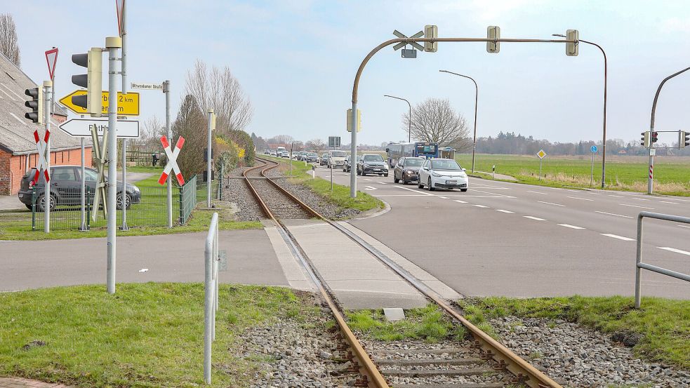 Die Bahngleise in Uthwerdum sollen verschwenkt werden. Foto: Romuald Banik