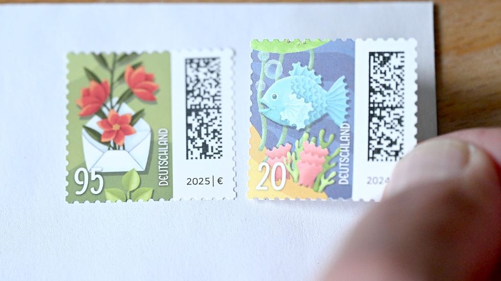 Die alte 95-Cent-Briefmarke bleibt auch nächstes Jahr noch gültig, aber dann sollte man eine 20-Cent-Extrabriefmarke hinzufügen. Foto: Bernd Weißbrod/dpa