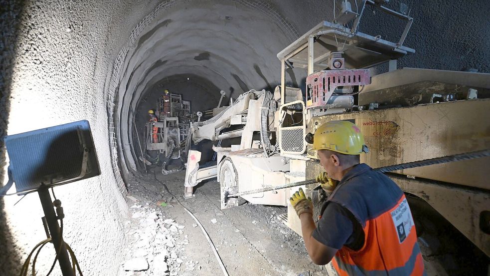Der Tunnel soll Deutschland besser an Italien anbinden. (Archivbild) Foto: Angelika Warmuth/dpa