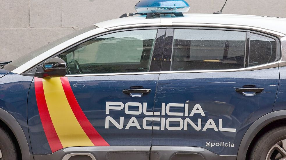 Die Policía Nacional nahm den Verdächtigen im Hafen fest. (Archivbild) Foto: Jan Woitas/dpa