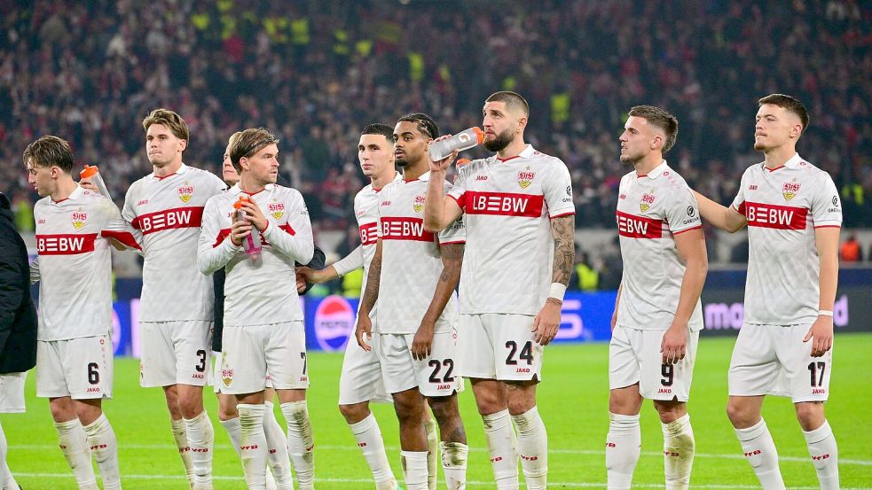 Die VfB-Profis haderten mit dem einen Punkt gegen Atlético. Foto: Jan-Philipp Strobel/dpa
