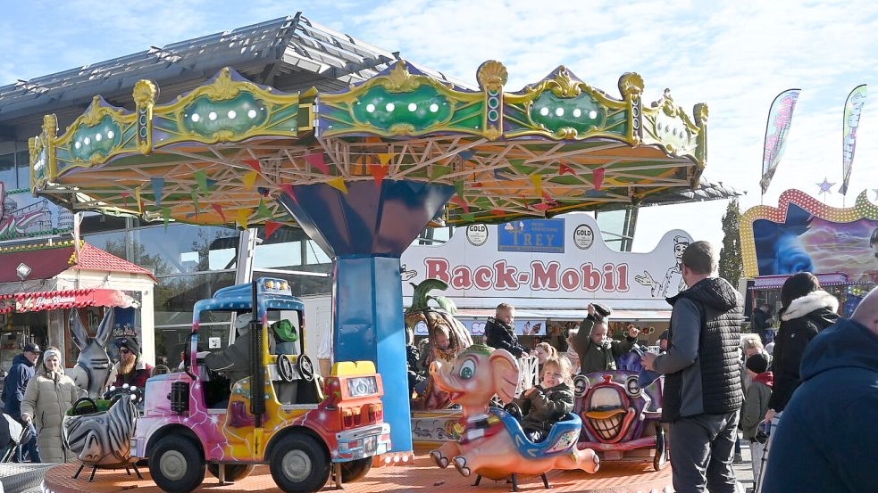 K&E Automobile feiert zwei Tage Straßenfest Ostrhauderfehn. Dort geht es schon am Samstag mit dem Familientag los. Foto: Archiv/Holger Weers