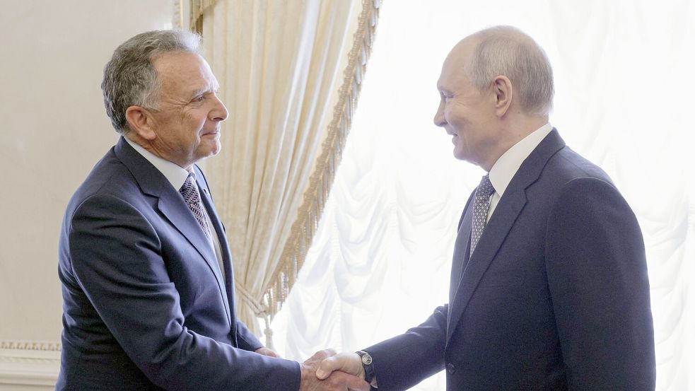 Der US-Unterhändler Steve Witkoff (l) hat Kremlchef Wladimir Putin neue Vorschläge für eine Friedenslösung im russischen Angriffskrieg gegen die Ukraine unterbreitet. Foto: Gavriil Grigorov/Pool Sputnik Kremlin/AP/dpa