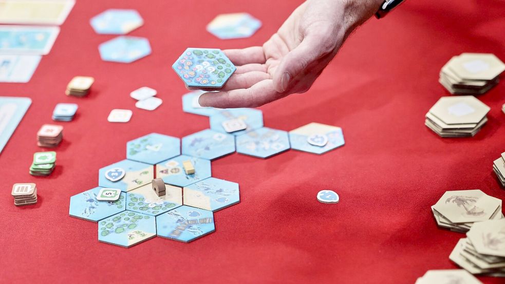 Rund 1.900 neue Gesellschaftsspiele werden diesmal vorgestellt.  Foto: Oliver Berg/dpa