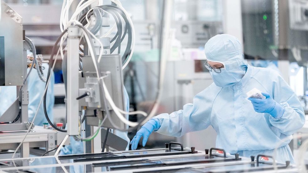 Der Finanzinvestor EGT hat ein Angebot für den Diagnostikkonzern Qiagen vorgelegt (Archivbild) Foto: Fabian Strauch/dpa