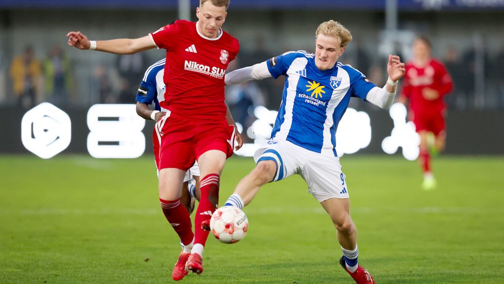 Theo Schröder spielt mit Kickers Emden am Samstag bei Werder Bremen II. Foto: Jens Doden/Emden