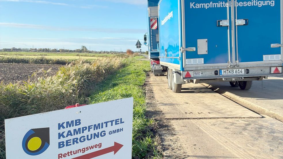 Im Hammrich bei der Arbeit: die Kampfmittelbeseitigung des Landes. Fotos: Stadt Emden