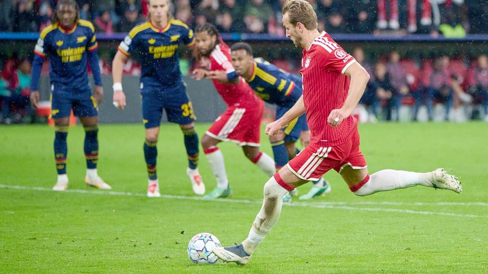 Vom Punkt verwandelt Harry Kane fast immer sicher.  Foto: Sven Hoppe/dpa