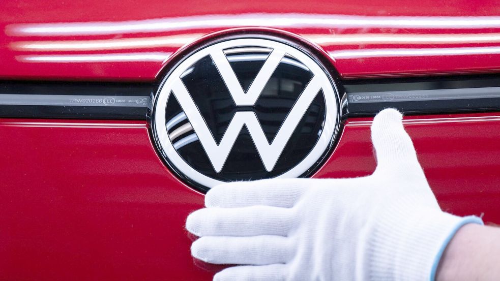 Die IG Metall droht der VW-Führung mit Arbeitskampf. (Archivbild) Foto: Sebastian Kahnert/dpa