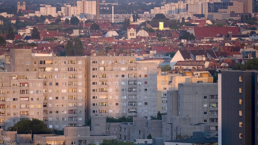 Wohnungen in Berlin: Die Preise in Metropolen stehen wegen hoher Zinsen unter Druck (Archivbild) Foto: Sebastian Gollnow/dpa