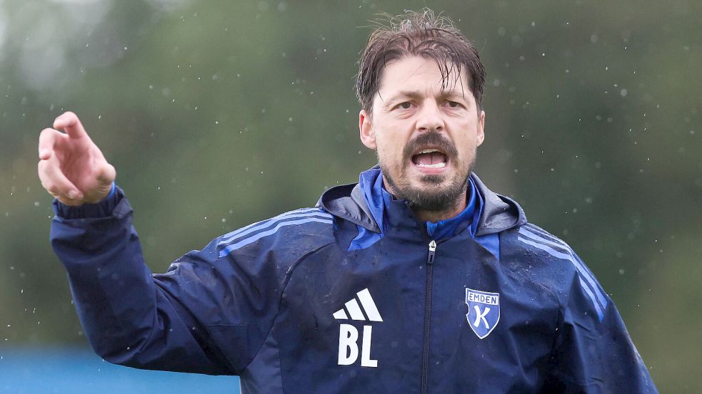 Kickers-Trainer Björn Lindemann gastiert mit seiner Mannschaft am Samstag bei Werder Bremen II. Foto: Doden/Emden