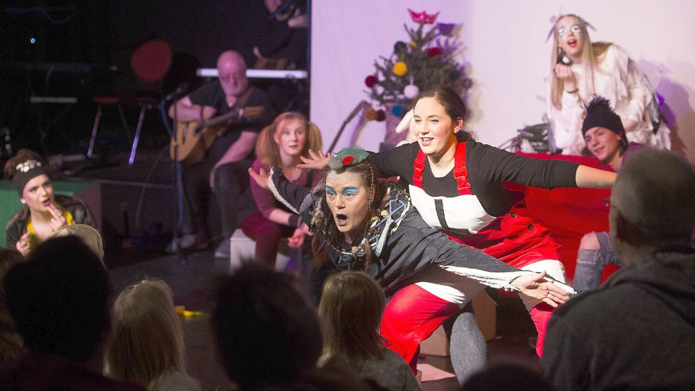 Das Lükko-Leuchtturm-Musical in Emden gehört für viele zu Weihnachten dazu. Dieses Foto ist 2019 entstanden. Foto: Jens Doden/Archiv