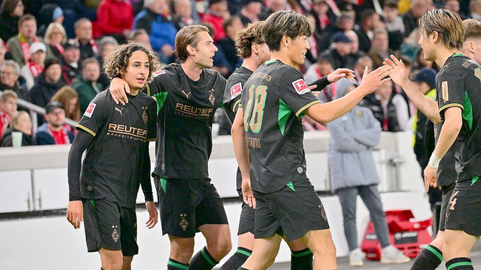 Gladbach gelingt in Stuttgart der ersehnte erste Saisonsieg. Foto: Jan-Philipp Strobel/dpa