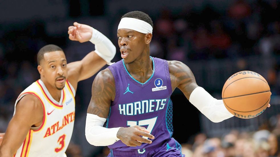 Dennis Schröder (r.) tat sich gegen sein Ex-Team aus Atlanta schwer. Foto: Nell Redmond/AP/dpa