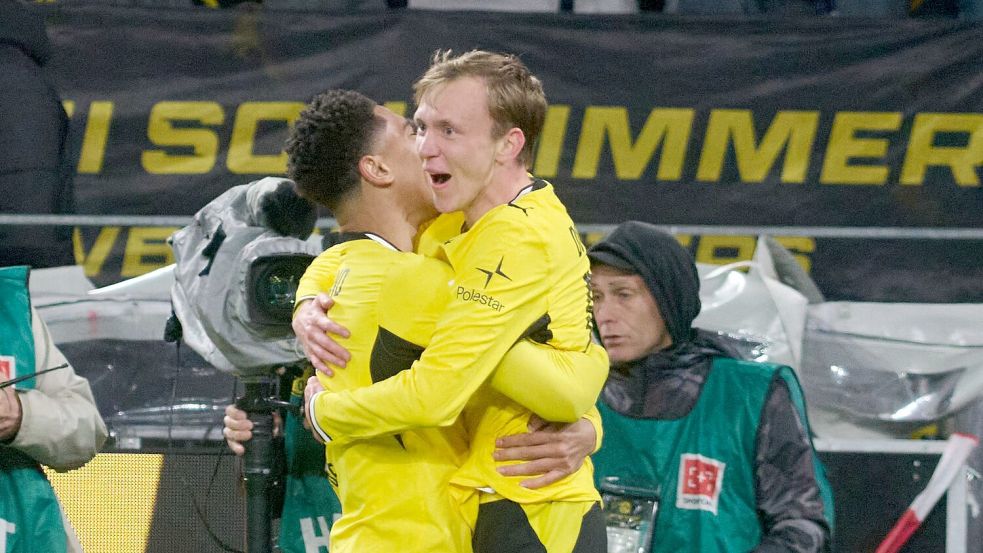 Schoss das späte Siegtor für Borussia Dortmund: Joker Maximilian Beier.  Foto: Bernd Thissen/dpa