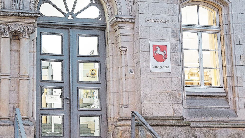 Nach einem Ermittlungserfolg der Osnabrücker Polizei gegen eine internationale Autoschieberbande findet am Landgericht Osnabrück ein Prozess gegen einen der mutmaßlichen Beteiligten statt. Foto: Friso Gentsch/dpa