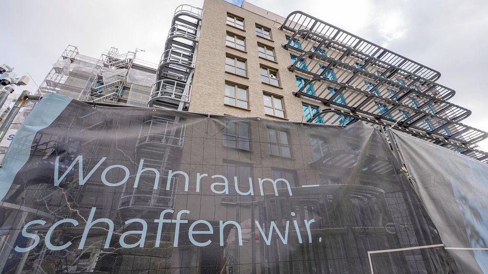 Weniger Komfort, dafür weniger Kosten, das steckt hinter dem Gebäudetyp E. (Archivbild) Foto: Andreas Arnold/dpa