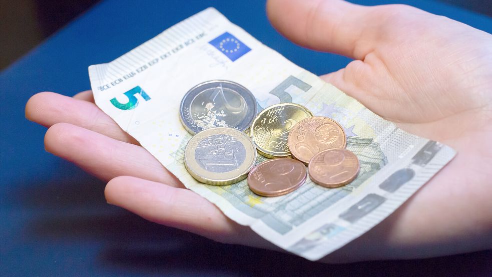Auch wer wenig Geld hat, muss künftig mehr für Zucker, Tabak und Alkohol zahlen. Foto: dpa/Caro Kadatz