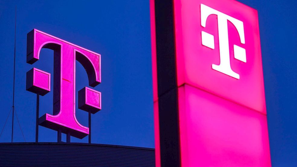 Die Telekom darf in ihrem Mobilfunknetz die Netzanzeige nicht durch einen Werbeslogan ersetzen, hat das Landgericht Köln entschieden. (Symbolbild) Foto: Oliver Berg/dpa