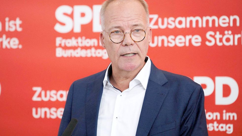 SPD-Fraktionschef Miersch spricht sich für Aigner aus. Foto: Carsten Koall/dpa