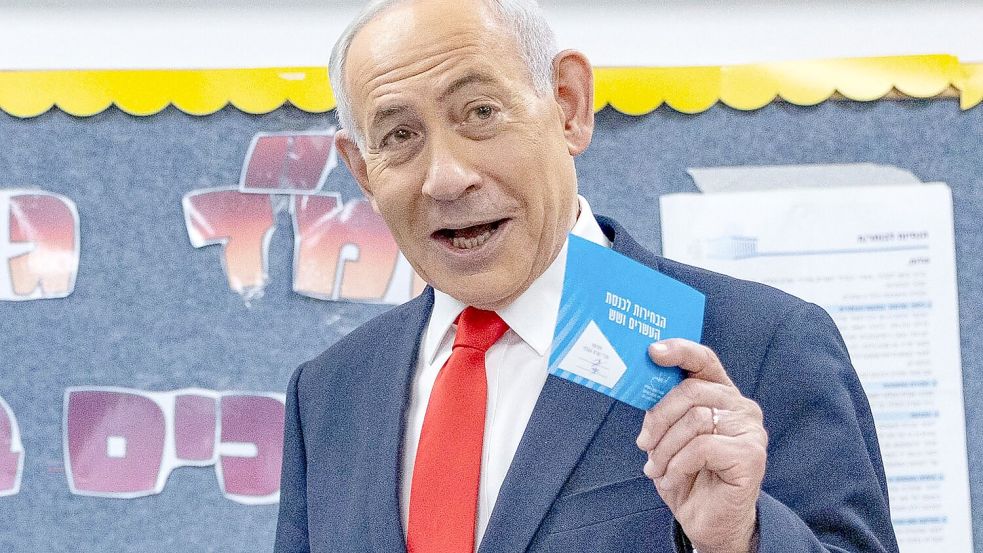 Israels Ministerpräsident Benjamin Netanjahu ruft seine Anhänger auf, zur Wahl zu gehen. Foto aktuell Foto: Yonatan Sindel/Pool Flash90 via AP/dpa