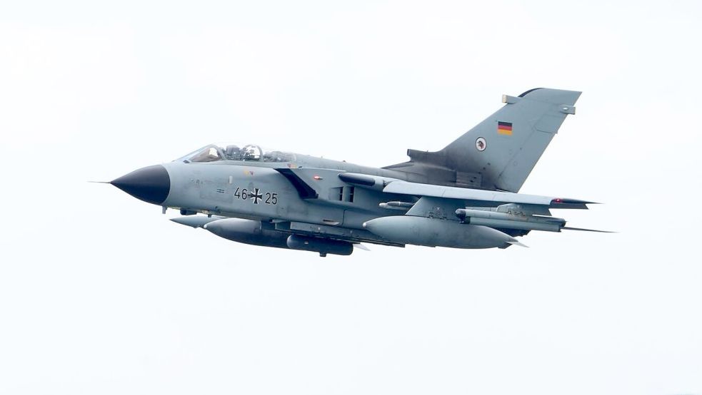 Zum Bestand der Luftwaffe gehören auch Tornado-Flugzeuge. Symbolfoto: Marcus Brandt/dpa