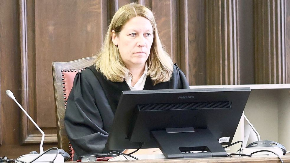 Die Vorsitzende Richterin im Block-Prozess Isabel Hildebrandt hat ihren Beschluss abgemildert.  Foto: Christian Charisius/dpa-Pool/dpa