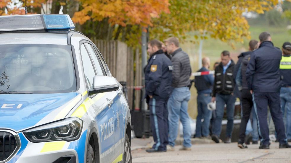 Angehörige wählten nach der Tat den Notruf und riefen die Polizei. Foto: Felix Kirberg/dpa