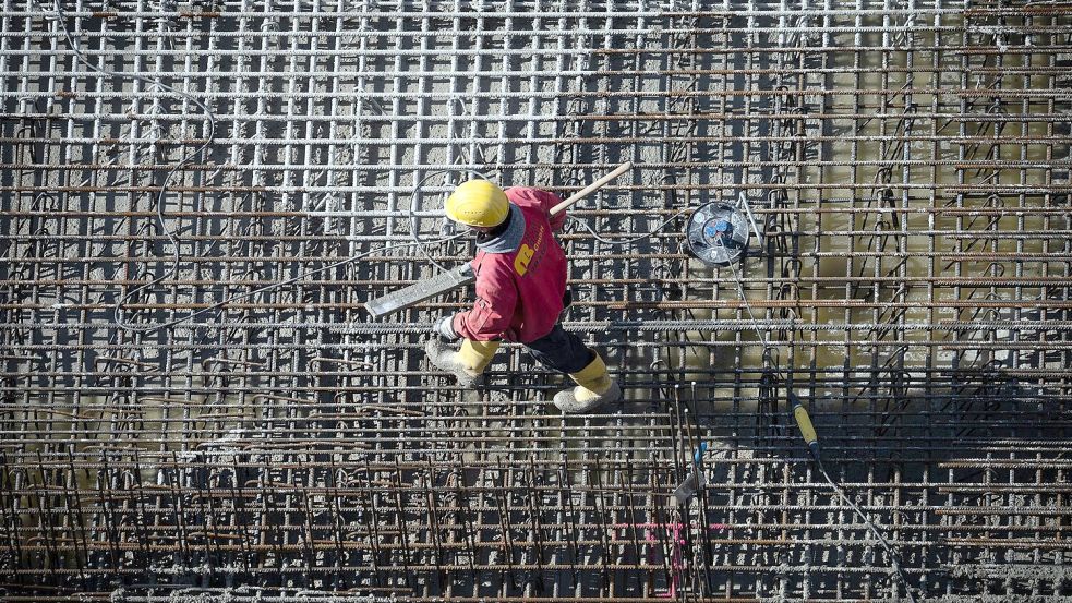 Die Unternehmen in Deutschland wollen dem Ifo zufolge weniger Jobs abbauen Foto: Soeren Stache/dpa