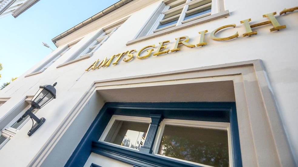 Das Amtsgericht am Auricher Schlossplatz. Foto: Romuald Banik