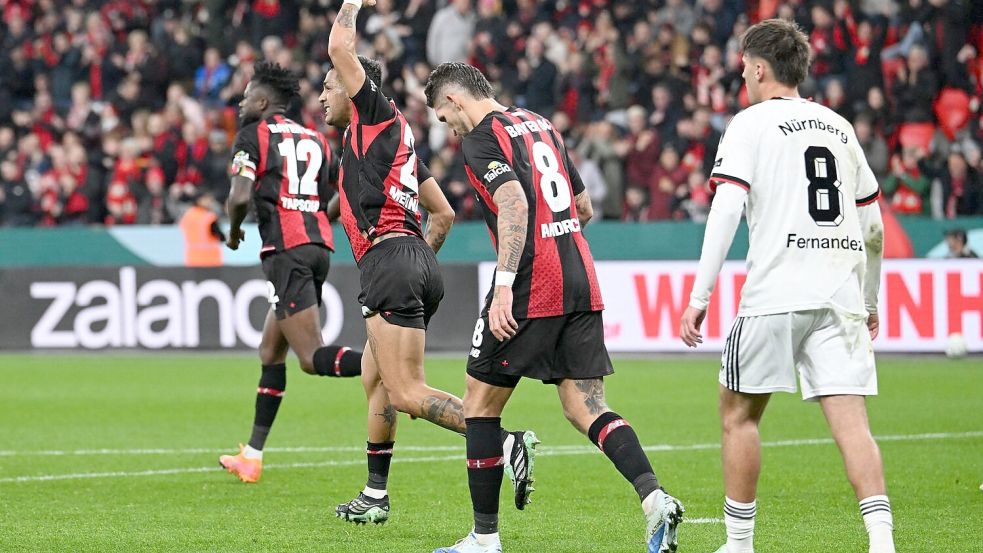 Leverkusens bejubelt den Anschlusstreffer zum 1:2.  Foto: Federico Gambarini/dpa