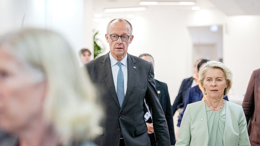 Rückschlag für Ursula von der Leyens Kanada-Pläne: Bundeskanzler Friedrich Merz setzte gemeinsam mit Kollegen durch, dass der Begriff „assoziiertes Mitglied“ für Kanada vorerst nicht gebraucht wird. (Archivbild) Foto: Kay Nietfeld/dpa
