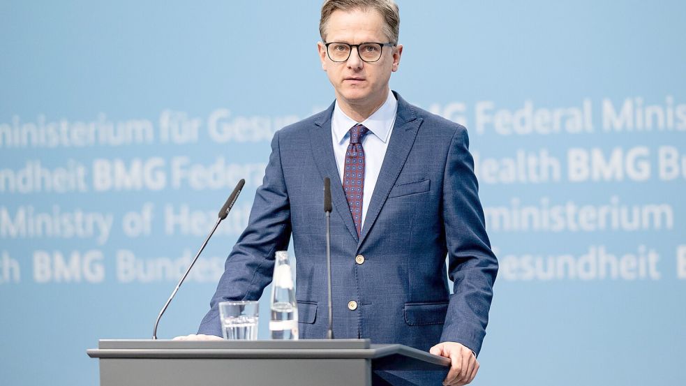 Gesundheitsminister Linemann schließt Leistungskürzungen in der Pflegeversicherung nicht aus. Foto: Fabian Sommer/dpa