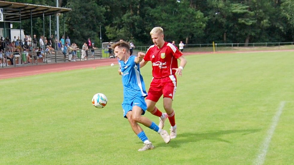Papenburg und Pewsum kennen sich aus einigen Testspielen. Foto: Marco Reemts