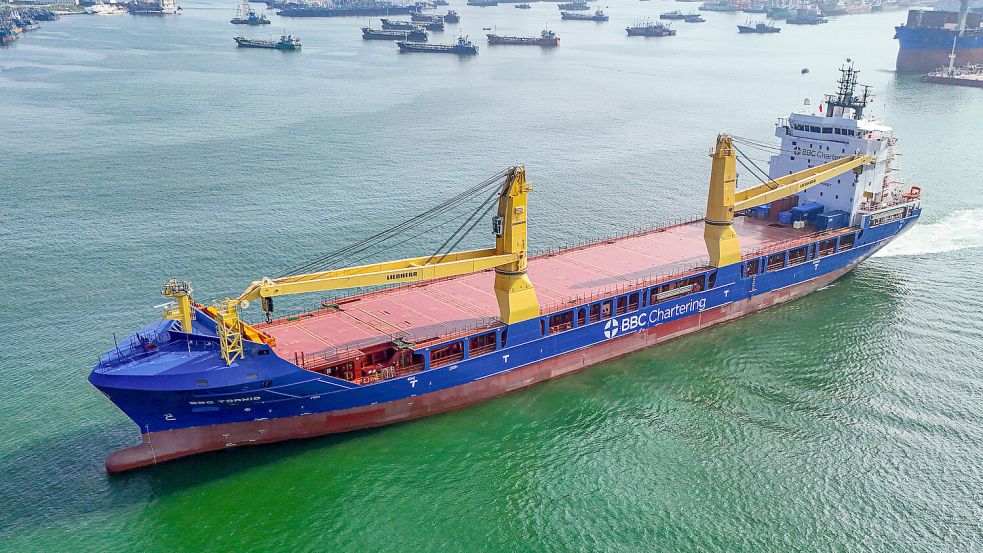 Die „BBC Tornio“ gehört zu einer Leeraner Reederei. Die Besatzung des Schiffs reagierte auf einen Notruf im Nordatlantik. Foto: BBC Chartering