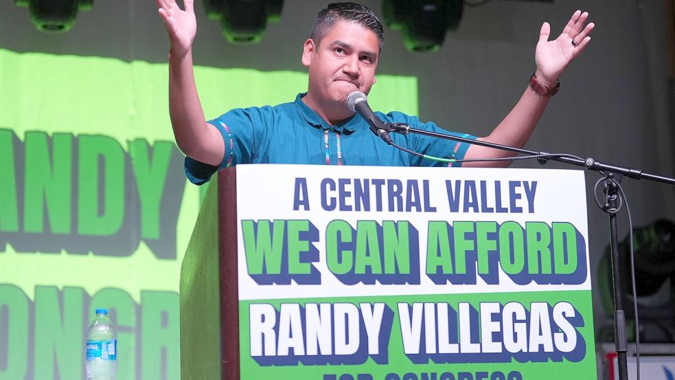Der Immigranten-Sohn Randy Villegas hat gute Chancen auf einen Wahlsieg für die Demokraten.  Foto: Jae C. Hong/AP/dpa